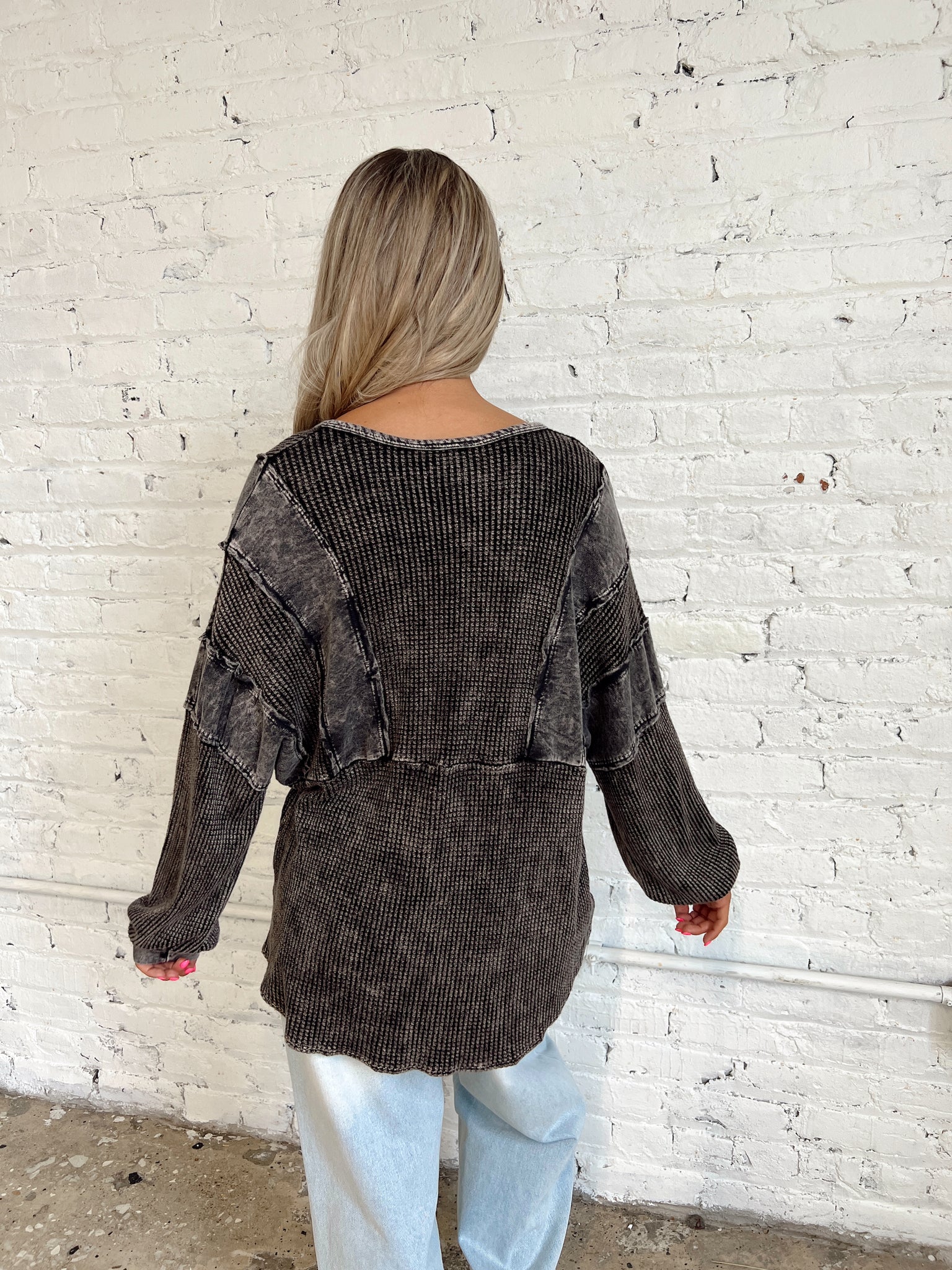 FINAL SALE- Keep On Ash Black Top