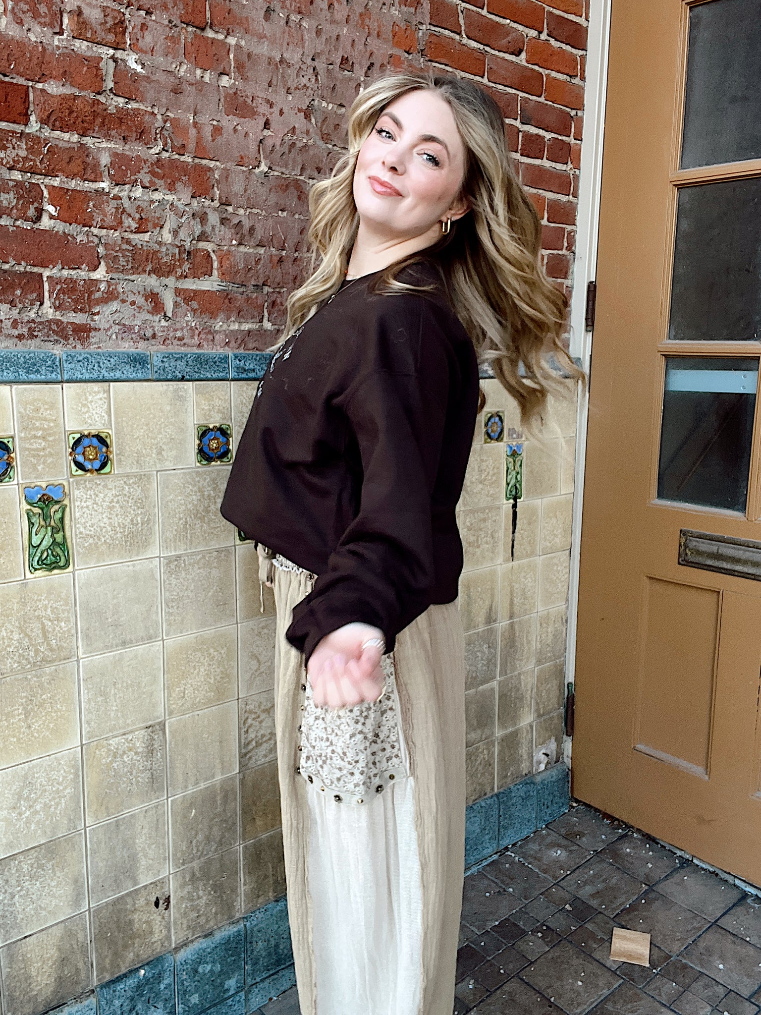 Dragonfly Inn Embroidered Sweatshirt