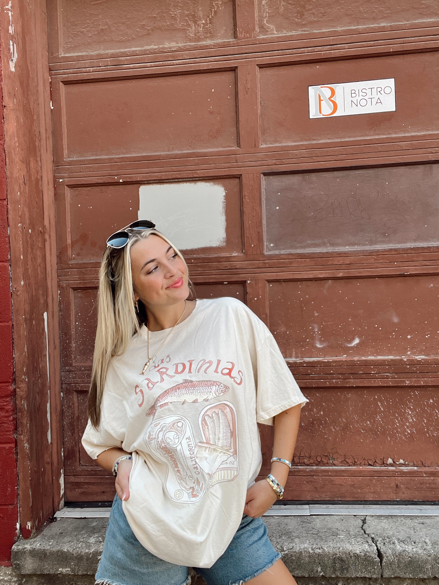 Las Sardinias Off White Graphic Tee