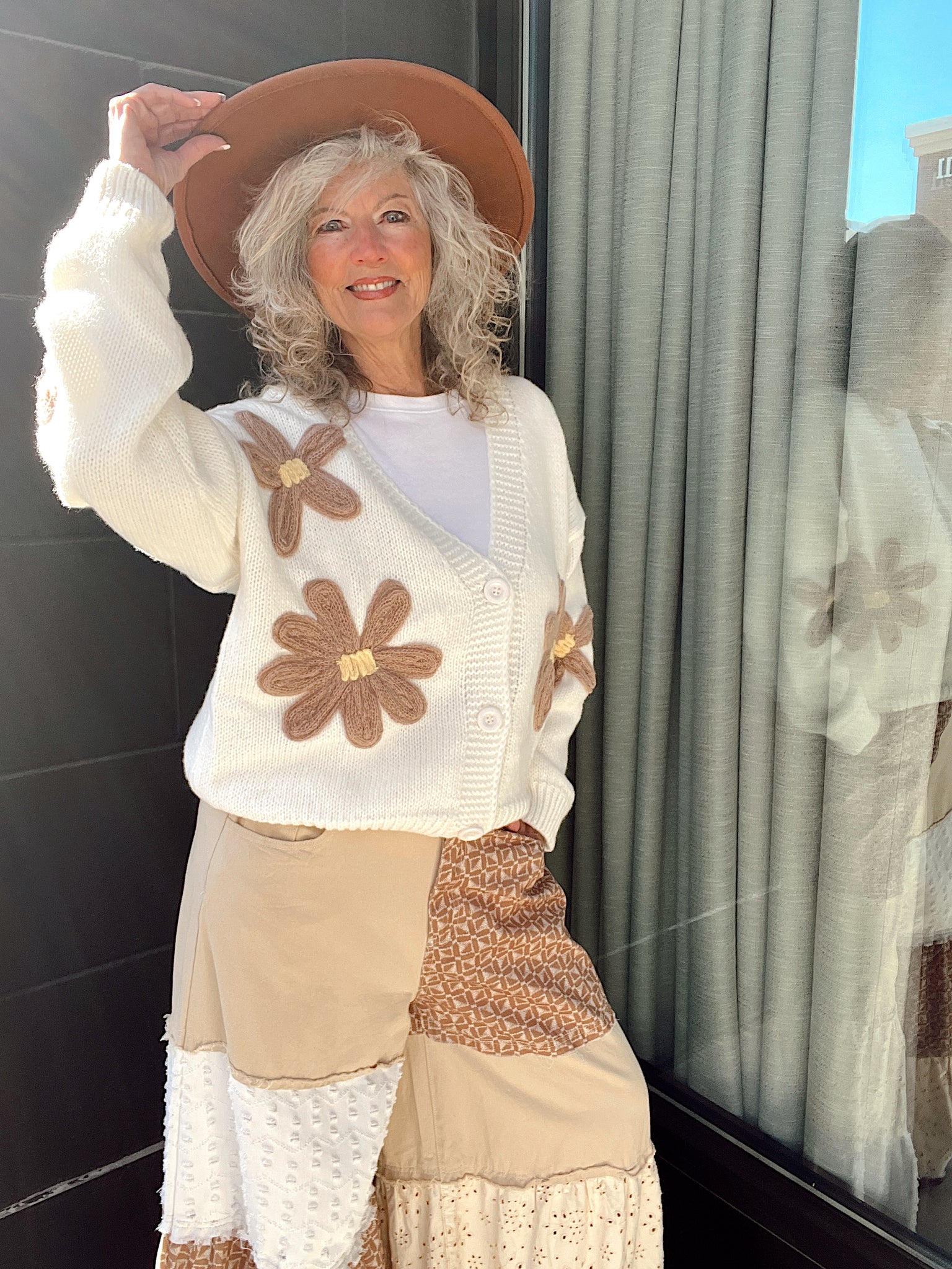 Pretty Posey Cardigan Ivory