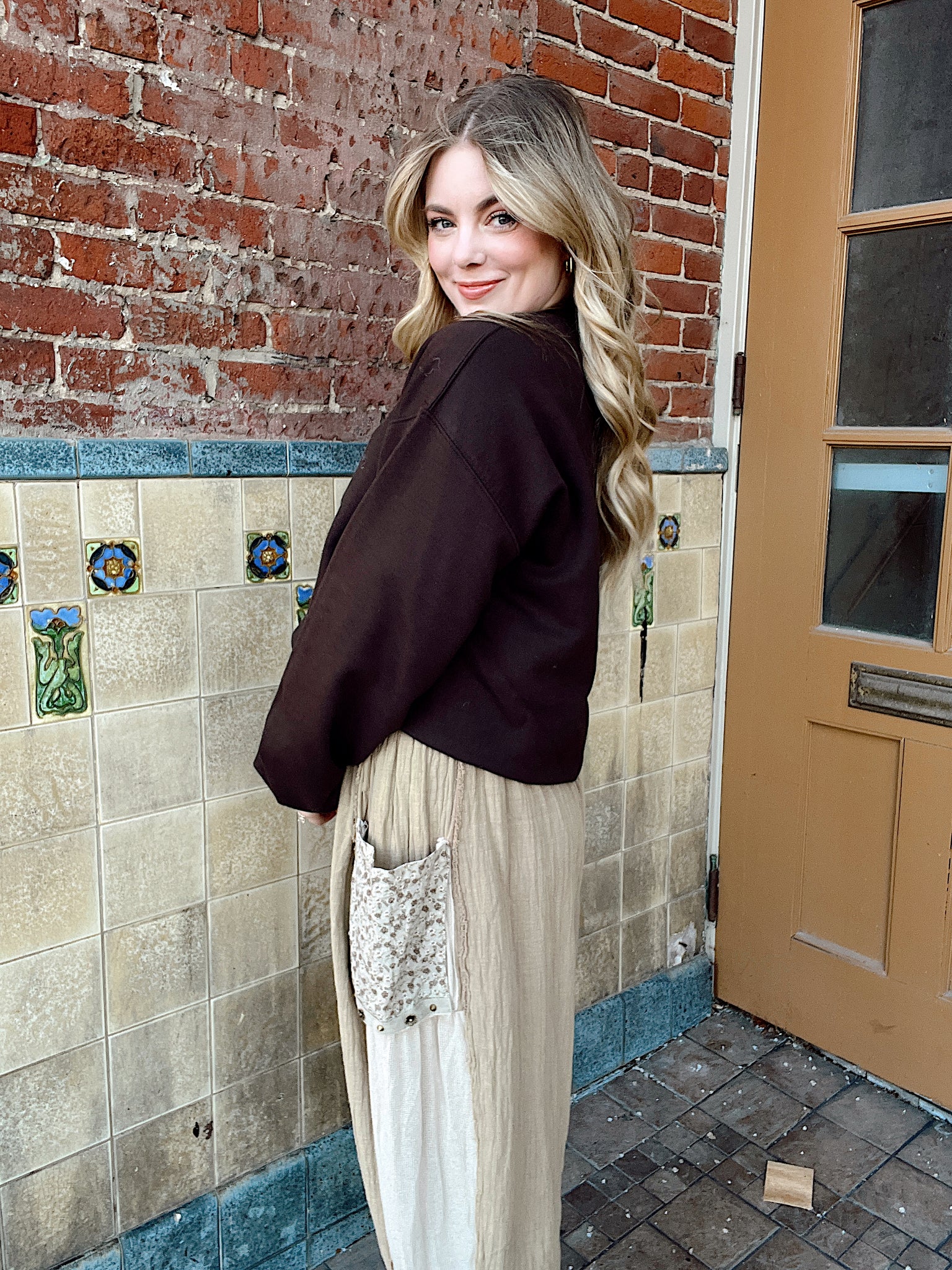 Dragonfly Inn Embroidered Sweatshirt