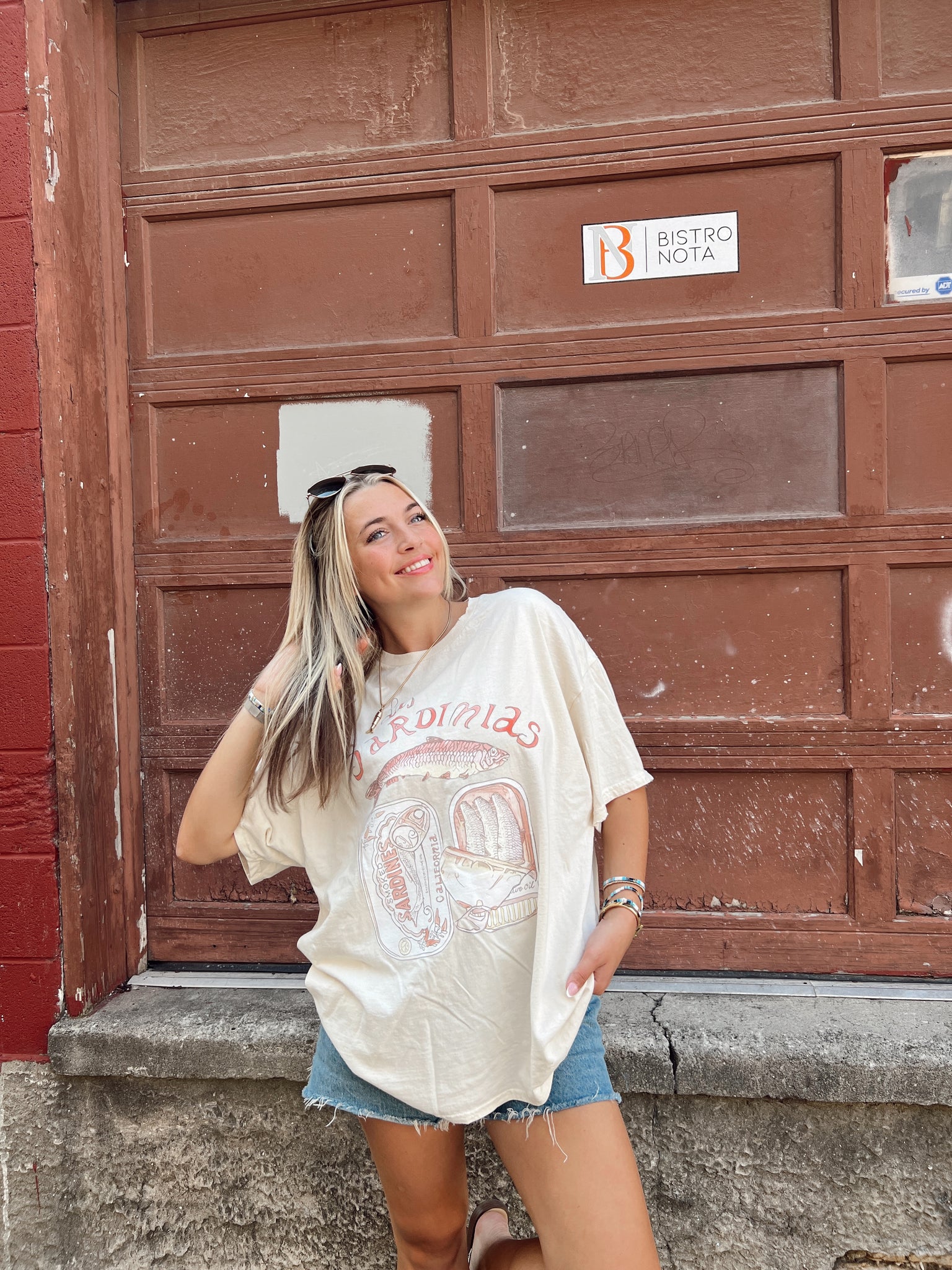 Las Sardinias Off White Graphic Tee