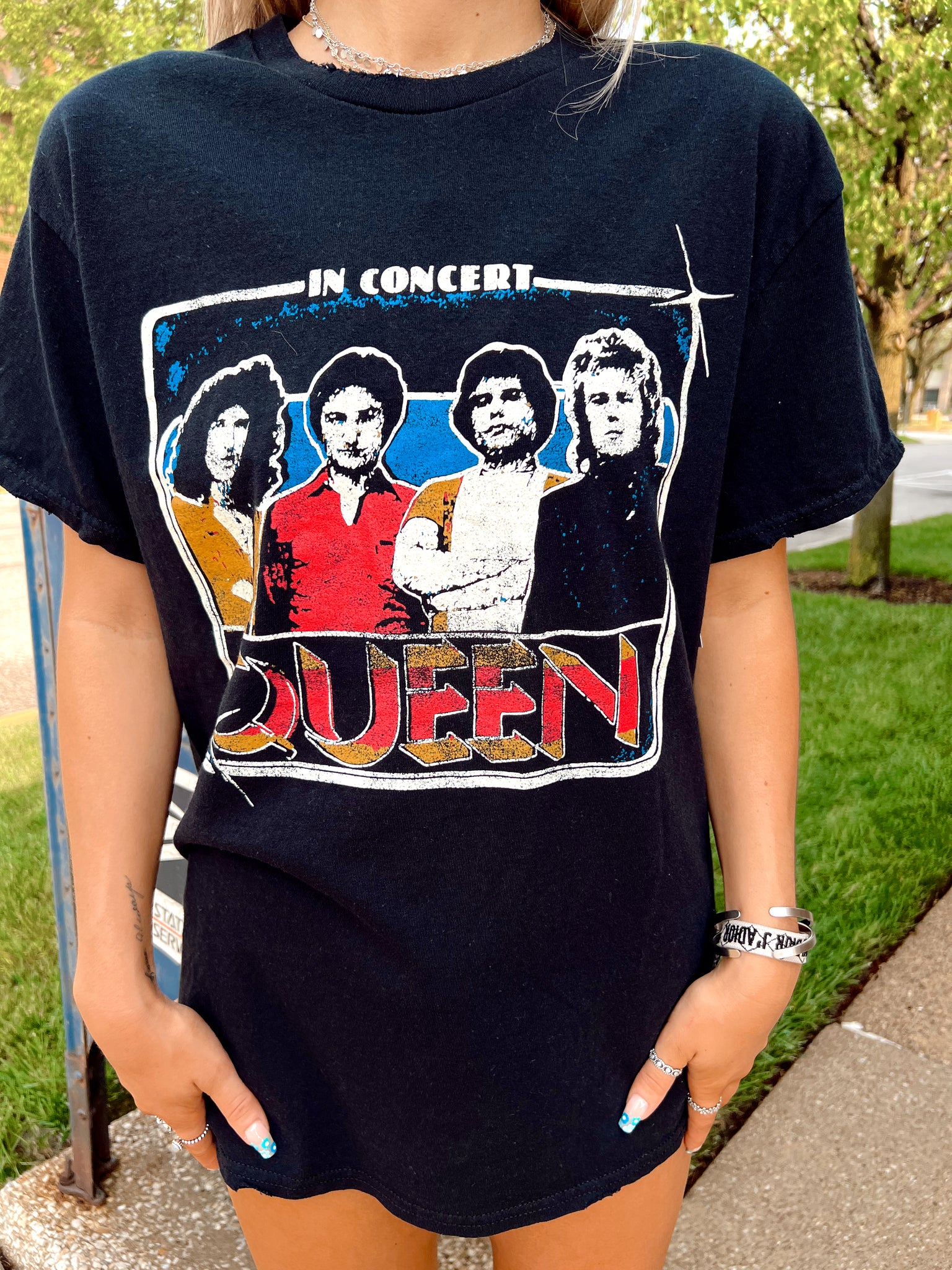 Queen In Concert Black Tee