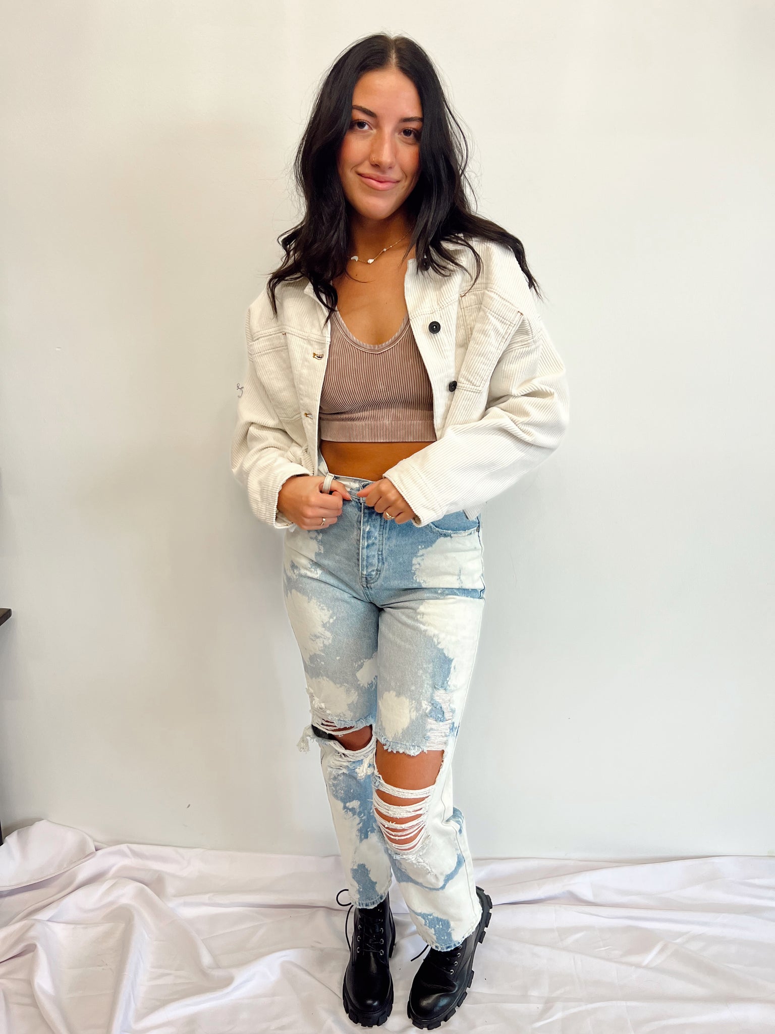 FINAL SALE- All Eyes On You Light Wash 90's Distressed Boyfriend Jeans